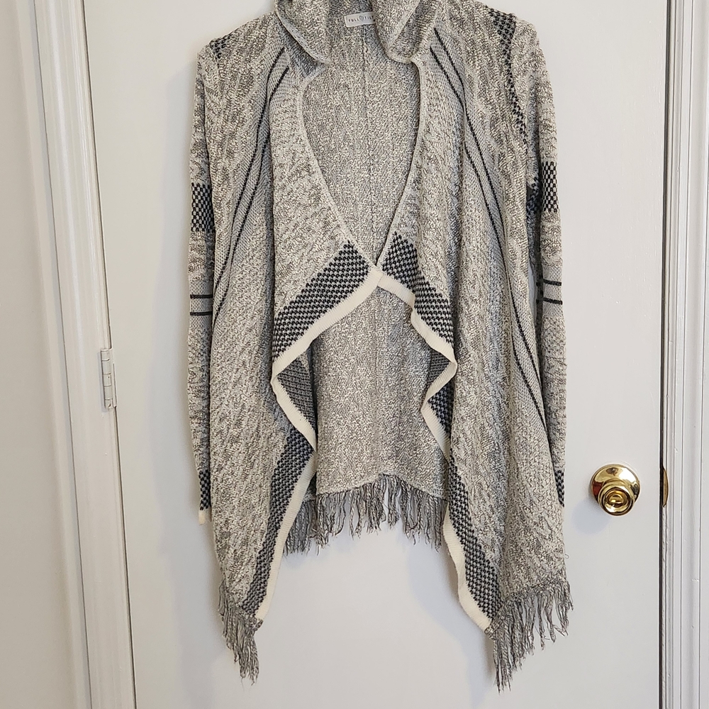 TILT Heather Gray and Ivory Fringe Cardigan